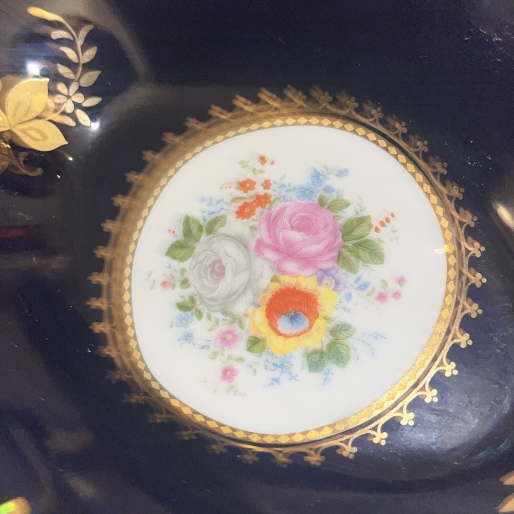 Beautiful serving tray. - Picture 4 of 5